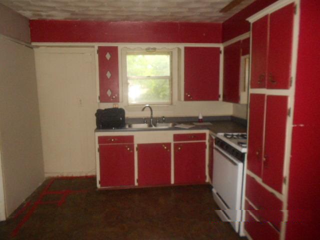 414 Cherry Dr