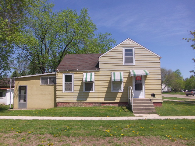 605 E Geneva St