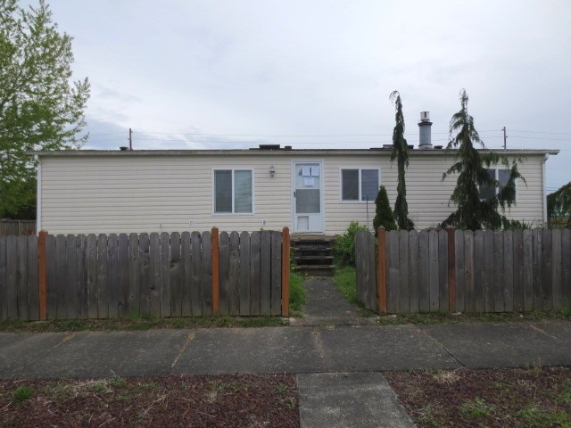1706 North 32nd Place