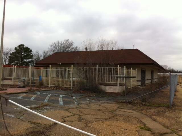 2435 Livingston Rd