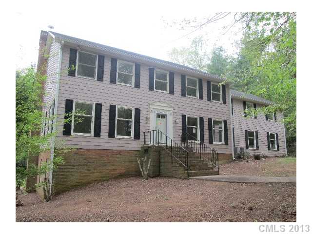 3221 Valentine Ln