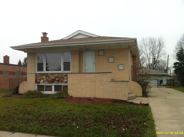 9031 Oak Park Ave