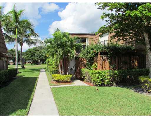 9138 SW 23 #