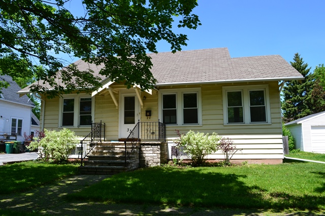33 8th St