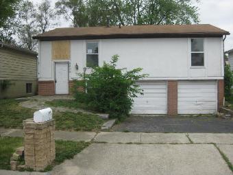 2608 Stonington Ave