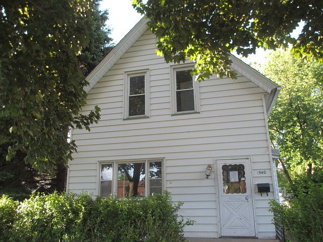 1540 W Pleasant St