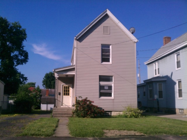 129 W Voorhees St