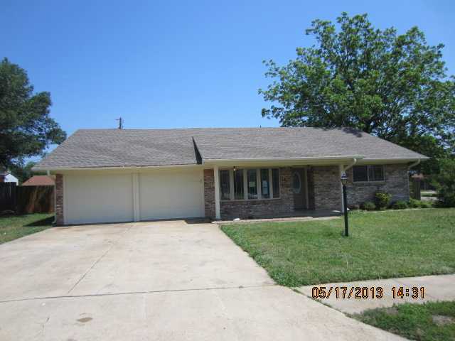 2204 Delwin Cir