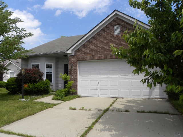 2430 Lakecrest Dr
