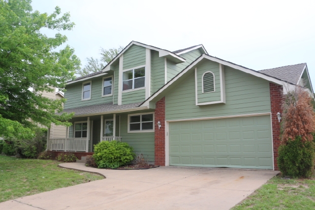 239 E Catalpa Ct