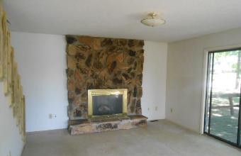 202 Red Oak Dr