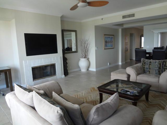 19252 FISHER ISLAND DR # 19252