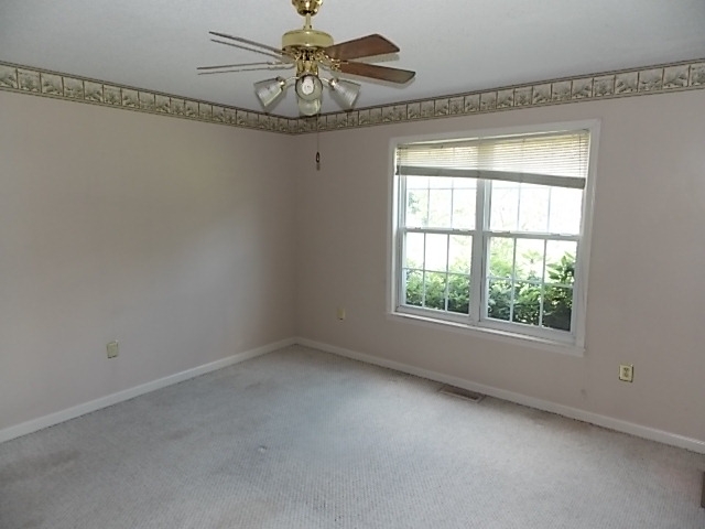 140 Knights Pl