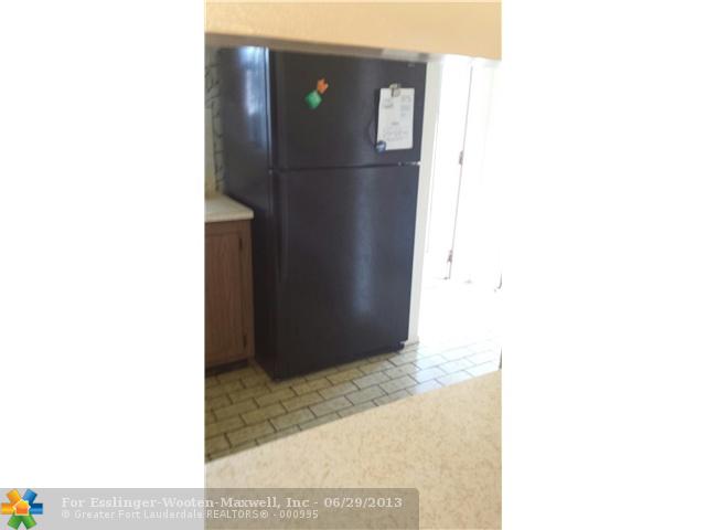 2750 W Sunrise Lakes Dr W # 105