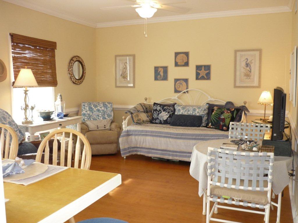 613 SEA MOUNTAIN HWY UNIT 1-2-6
