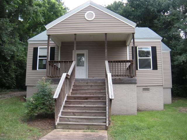 106 Center St