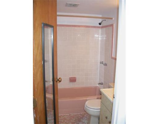 12 Commonwealth Ct #13