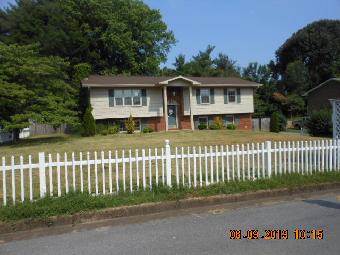 2209 Lakeland Drive