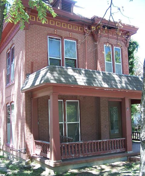 712 S National Ave