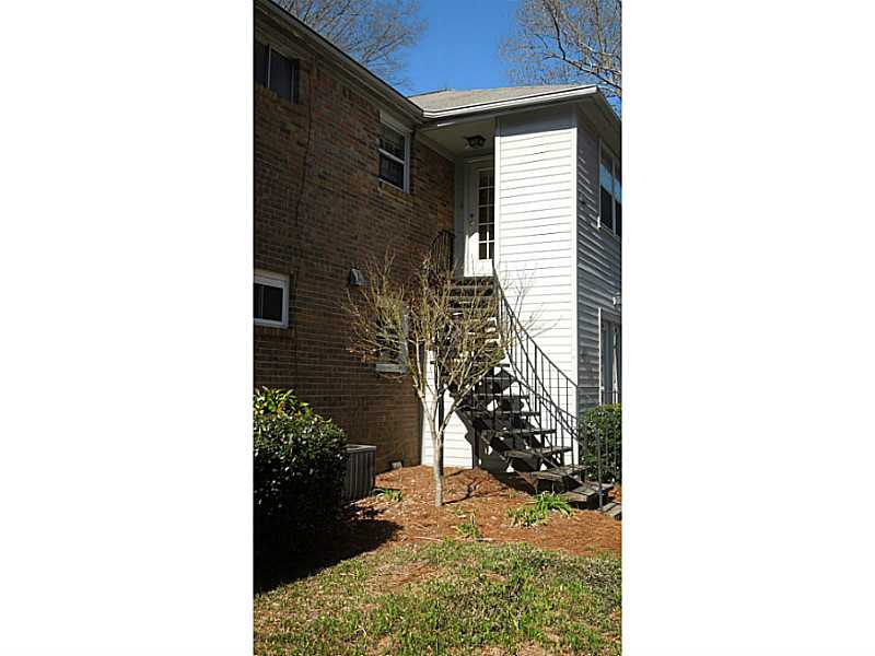 6700 Roswell Rd Ne # D