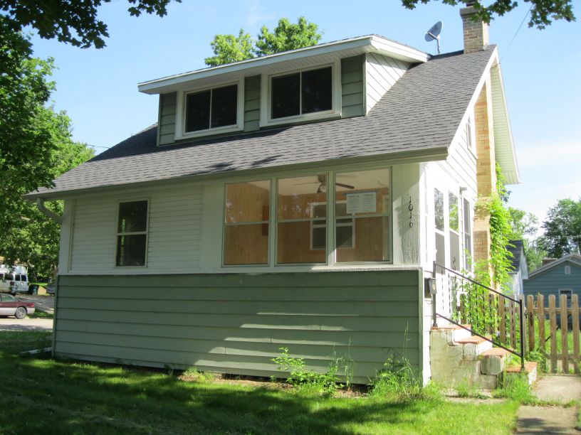 1016 W Sherman Ave