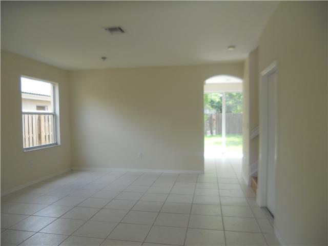1519 SE 20 PL