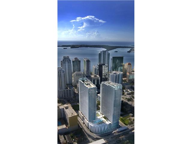 1111 SW 1 AV # PH117