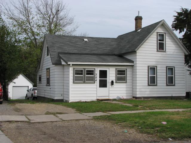 304 Woodbury St