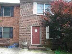 208 Lakeview Dr