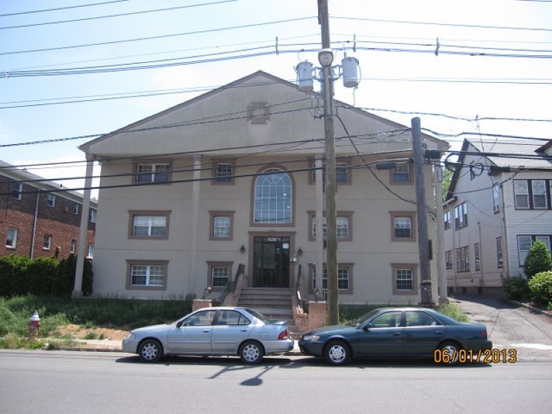 826 W Grand St Apt 1g