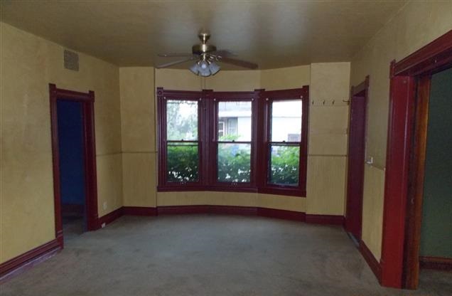 214 W. Commercial S