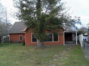 300 Lake Cresent Cir
