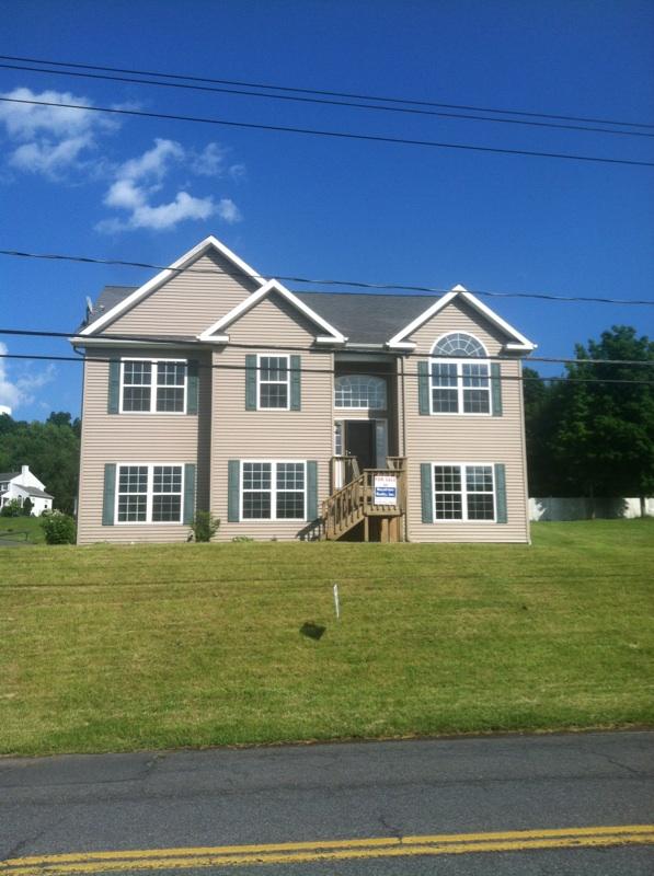 41 Gurley Ave