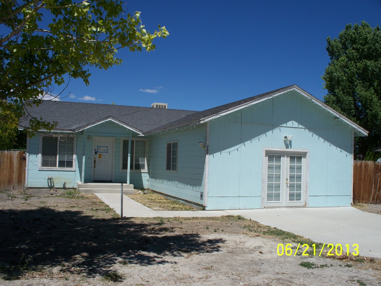 225 Willow Dr