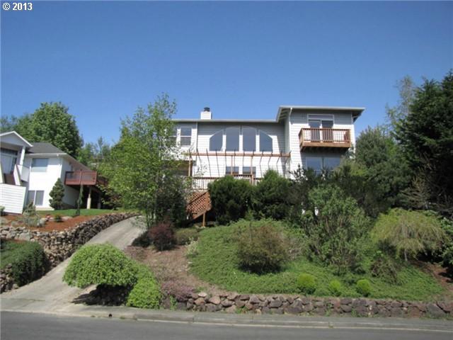 13 Curtis Ln