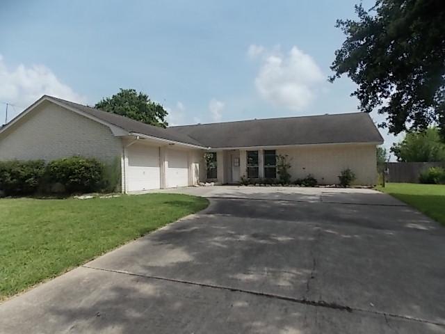 800 Birdsong Dr