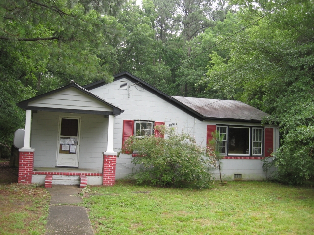 19811 Piedmont Avenue