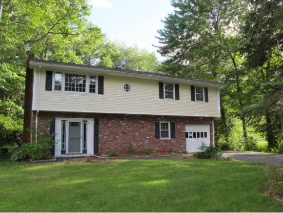31 Colonial Dr
