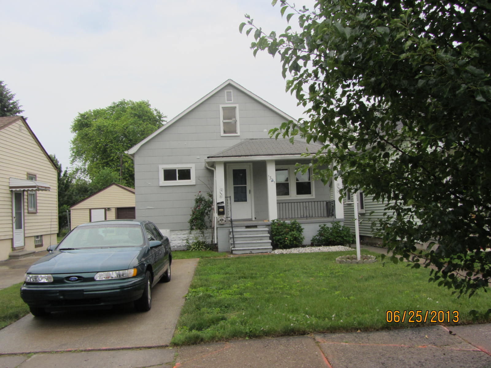 1321 Applewood Ave