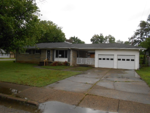 1100 S Bennighof Ave