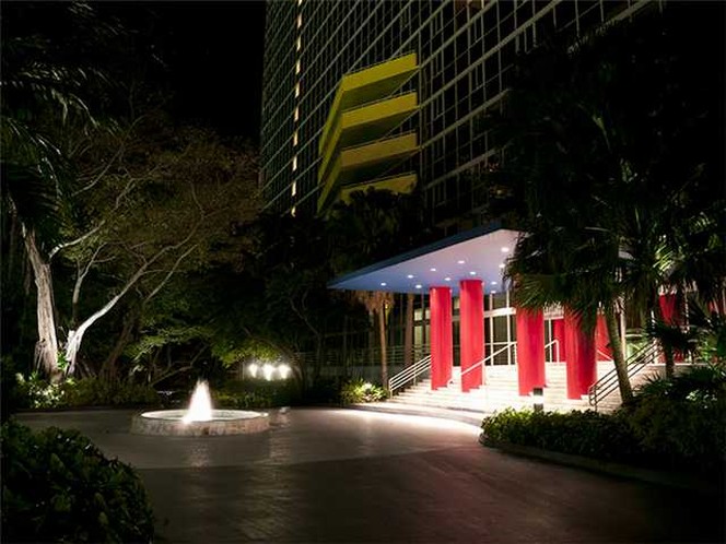 2025 BRICKELL AV # 605