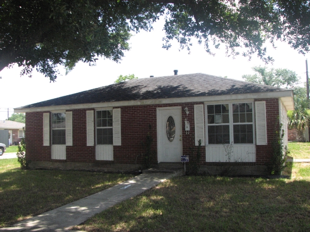 81 Elaine Dr