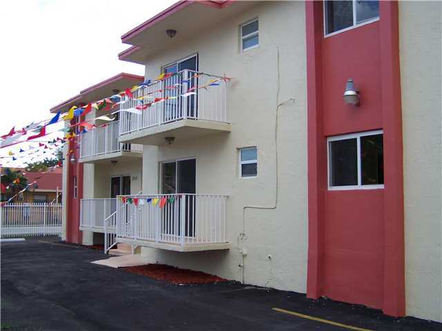 204 NW 10 AV # 4