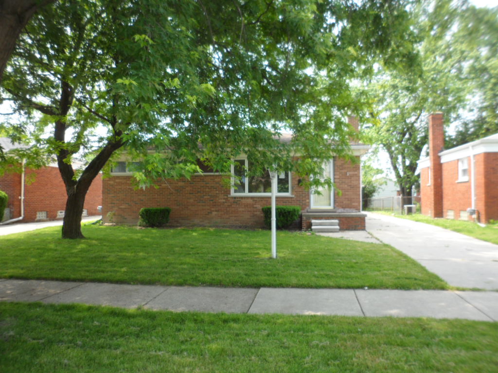 19094 Lister Ave