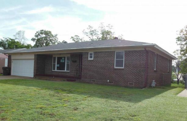 1247 S Poplar