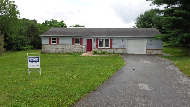 1541 Streamside Dr