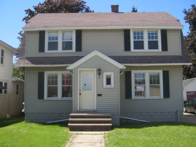 1407 W College Ave