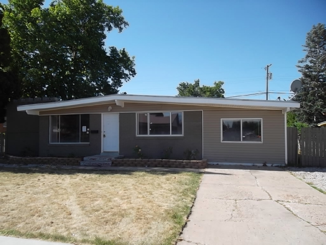 2319 W 4975 S