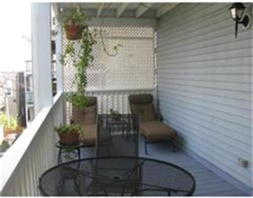8 Peters Street #2