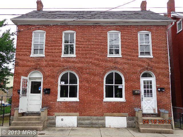 138 140 N Mulberry